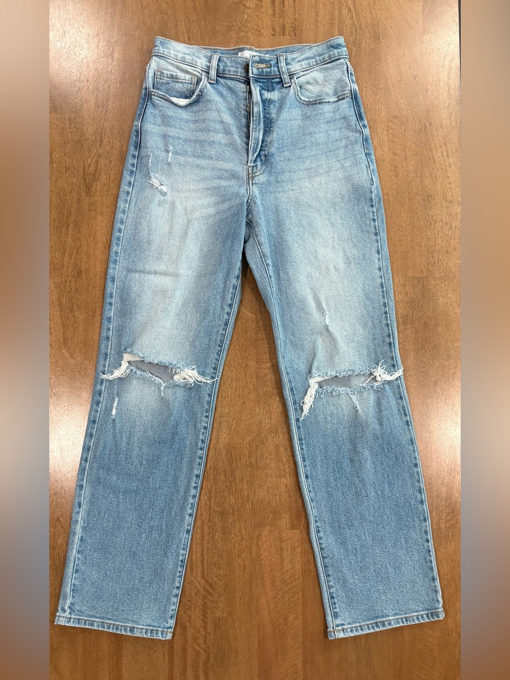 NWT Windsor Light Wash Distressed Straight Leg Jeans Size 3